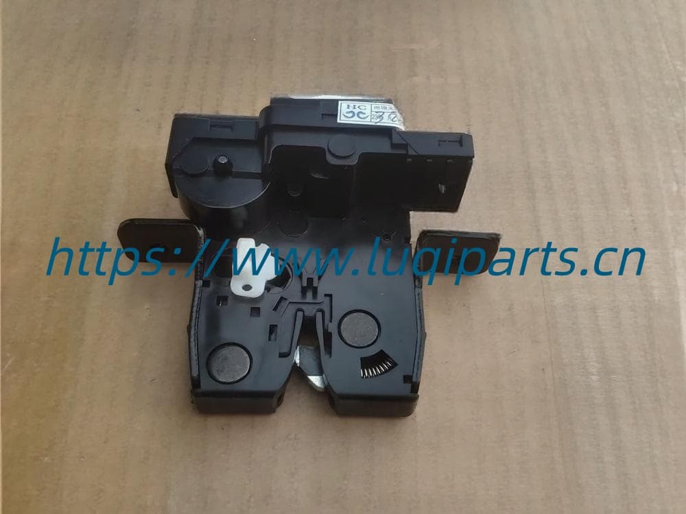 5CA062310 The rear door lock FAW Besturn X80