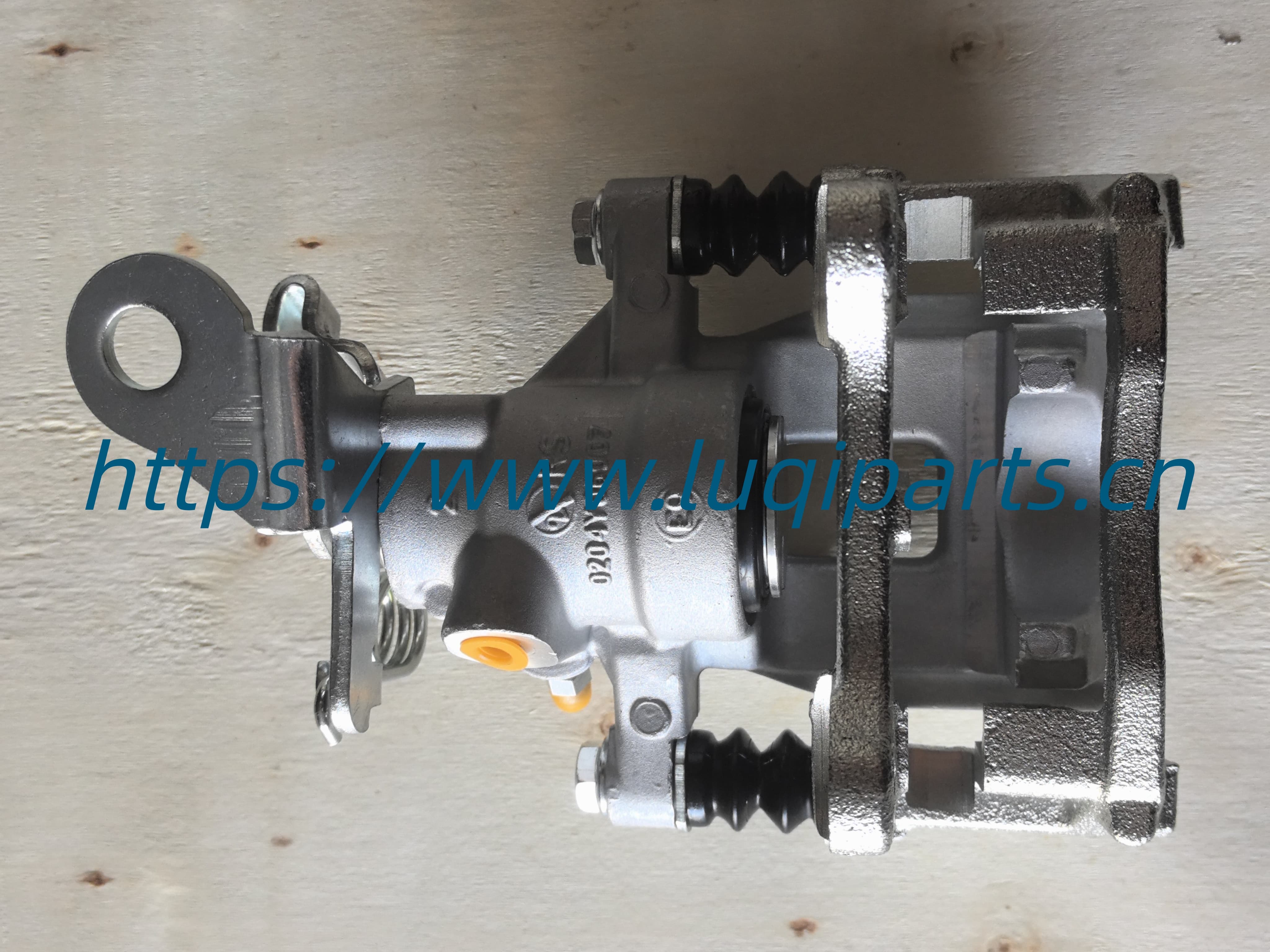 1064001723 Right rear brake caliper Geely Emgrand EC7