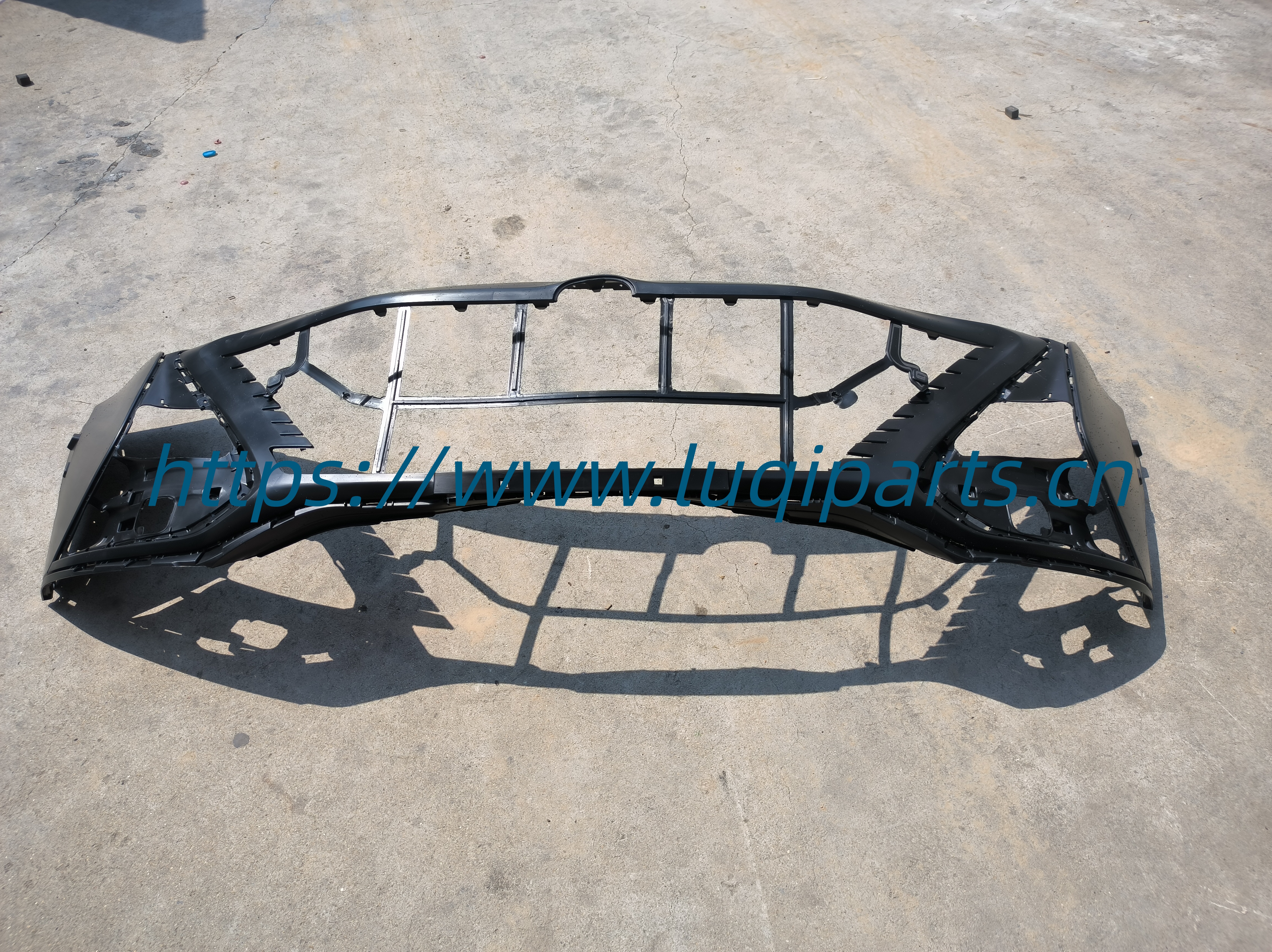S202F271301-1001 Front bumper CHANGAN UNI-T