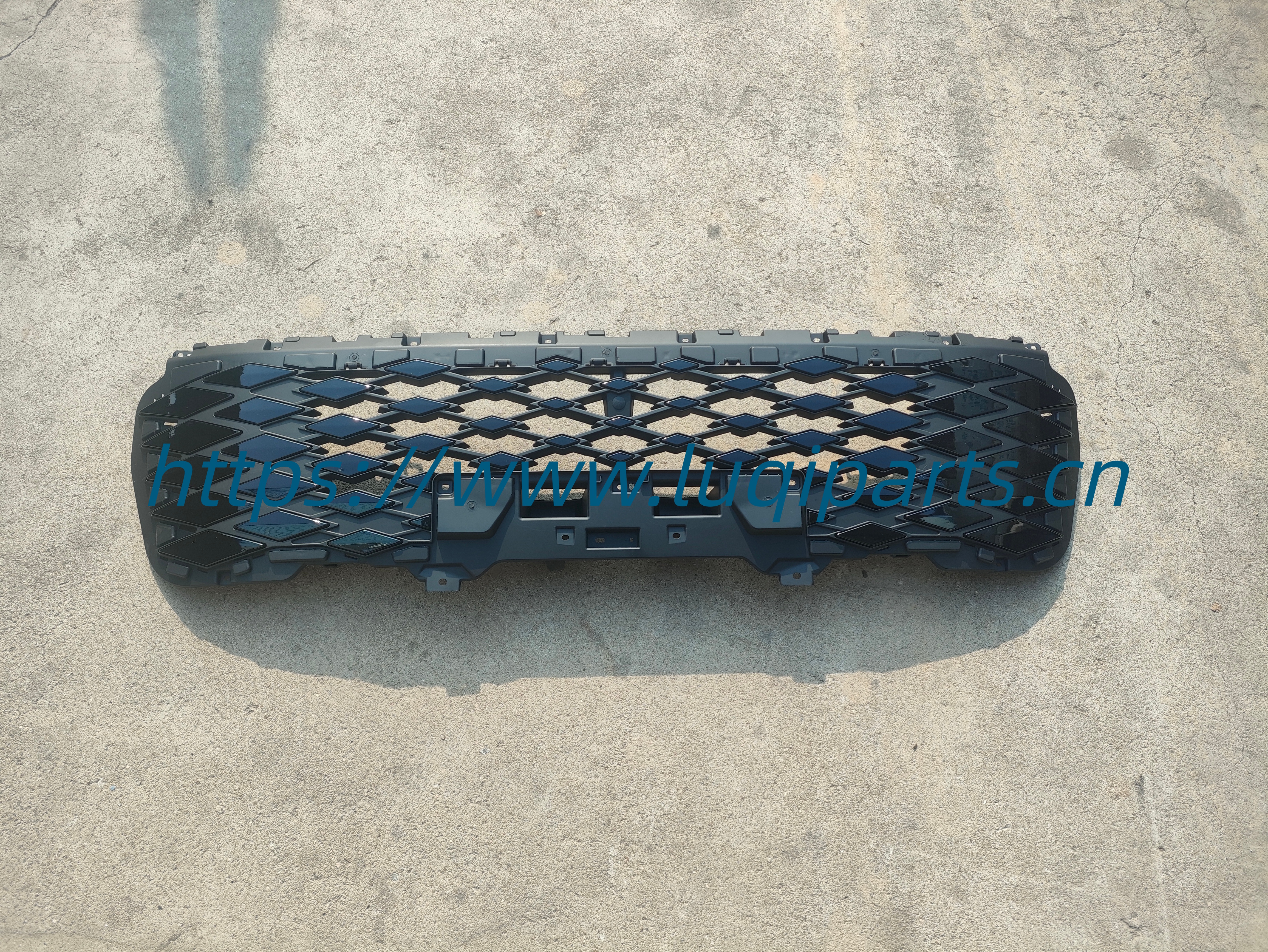 602002261AAACM Radiator grille CHERY EXEED