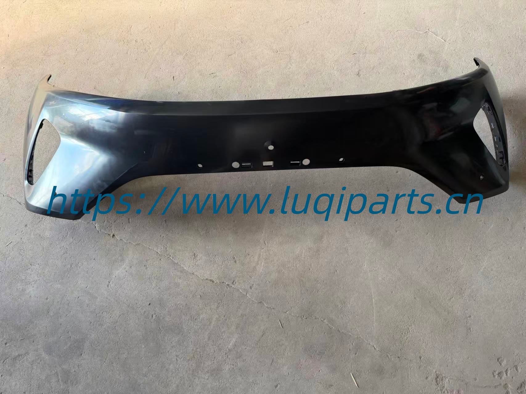 UNEA-2803111B/30 Front bumper upper part Byd Sea Lion 05