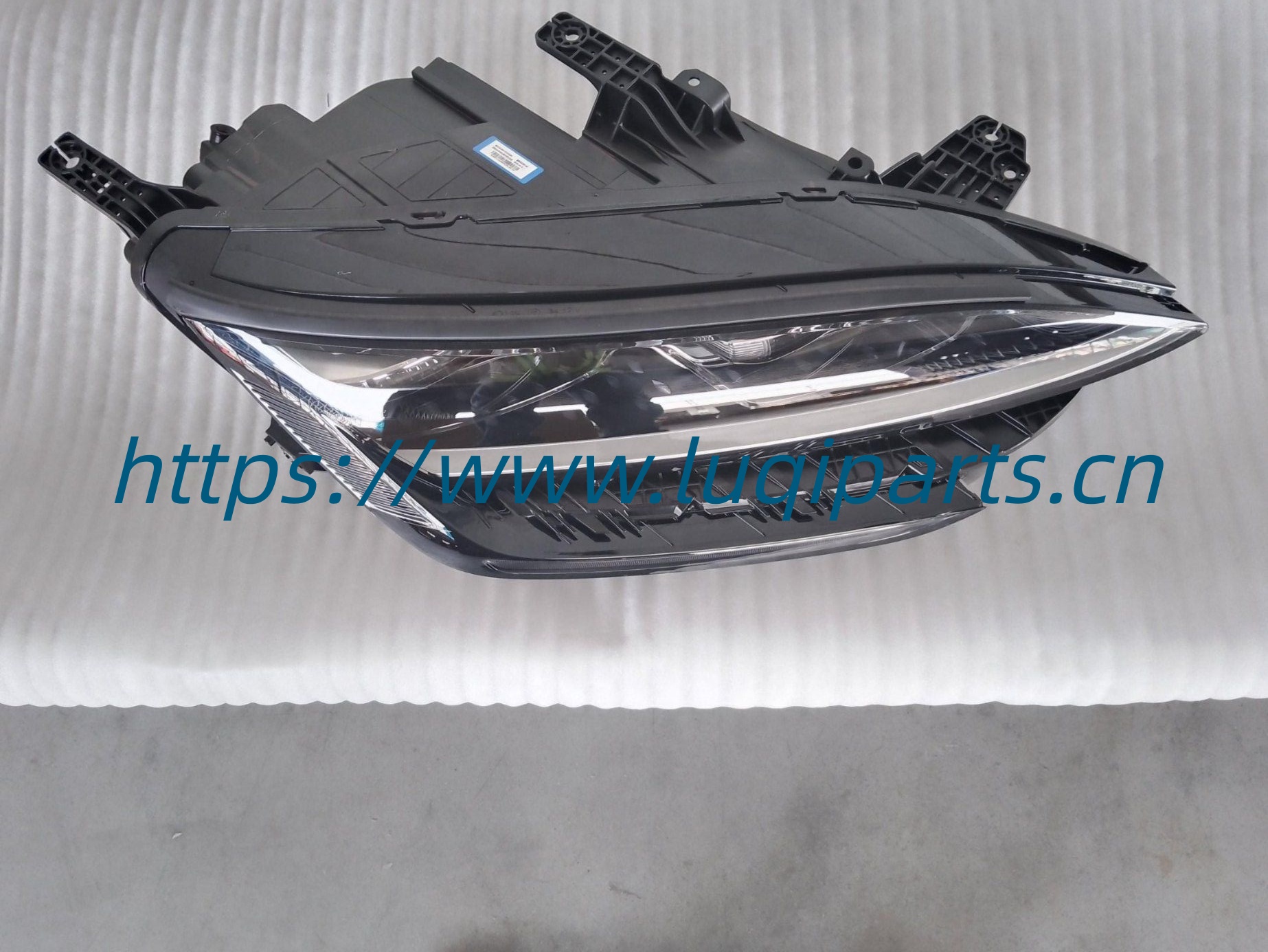 13856265-00 \ SA3HK-4121020A Front right headlight BYD Song Plus