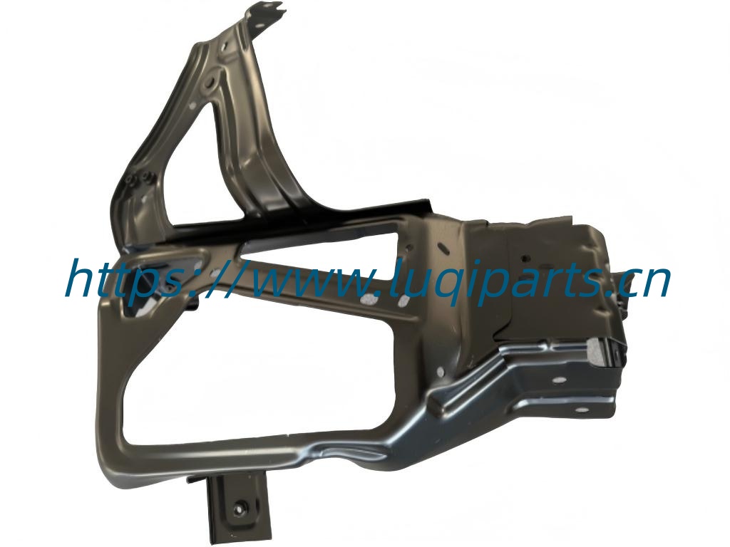 8889647297C15 Left headlight bracket Zeekr 001